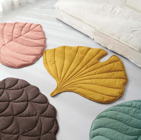 Leaf Shape Dog Blanket